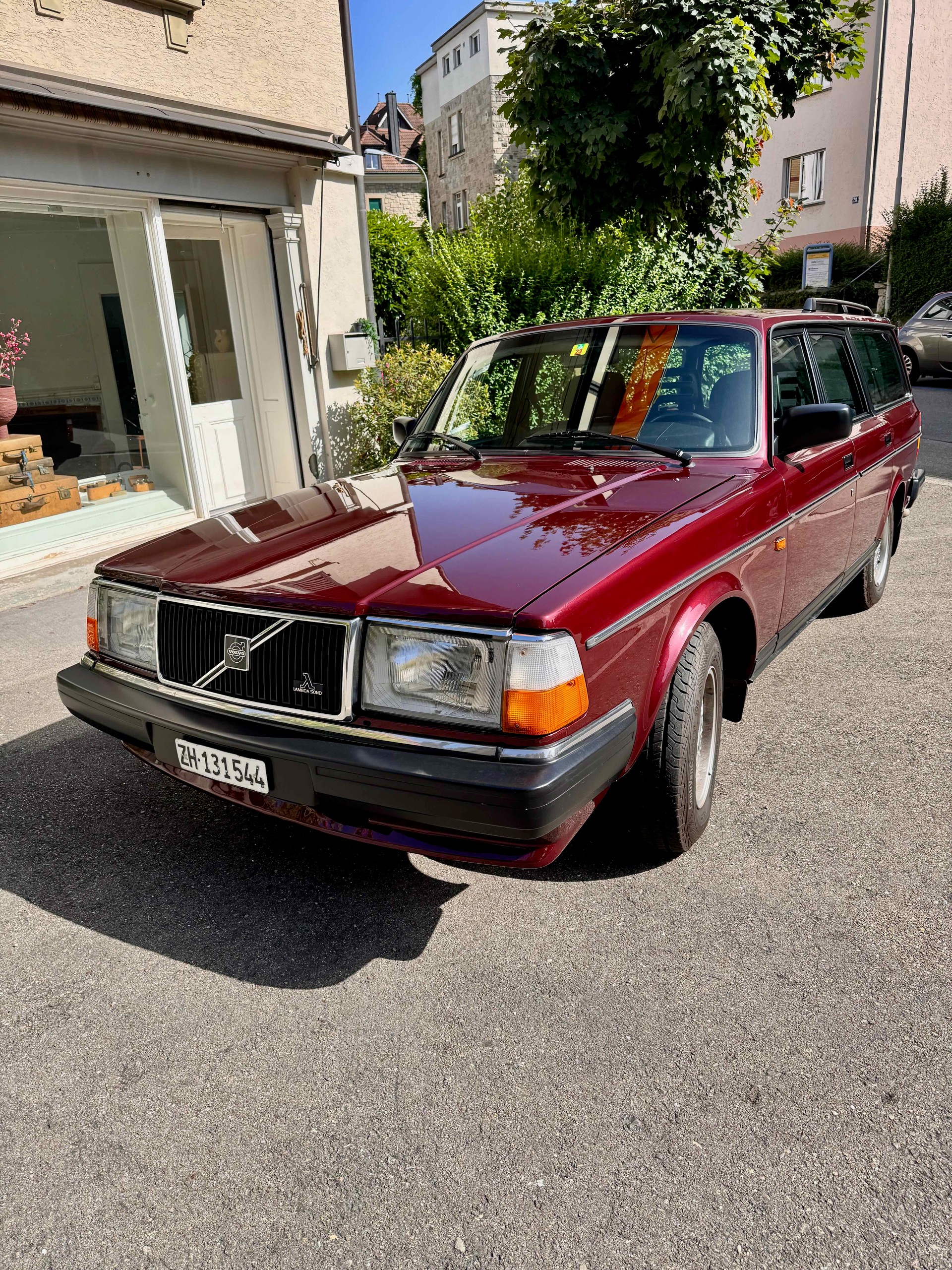 VOLVO 240-image-0
