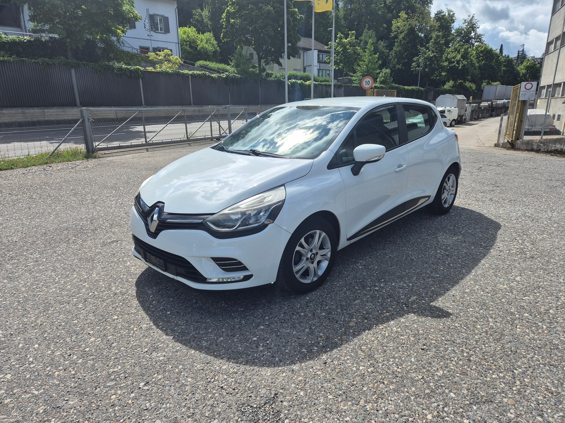 RENAULT Clio 0.9 12V Intens-image-2