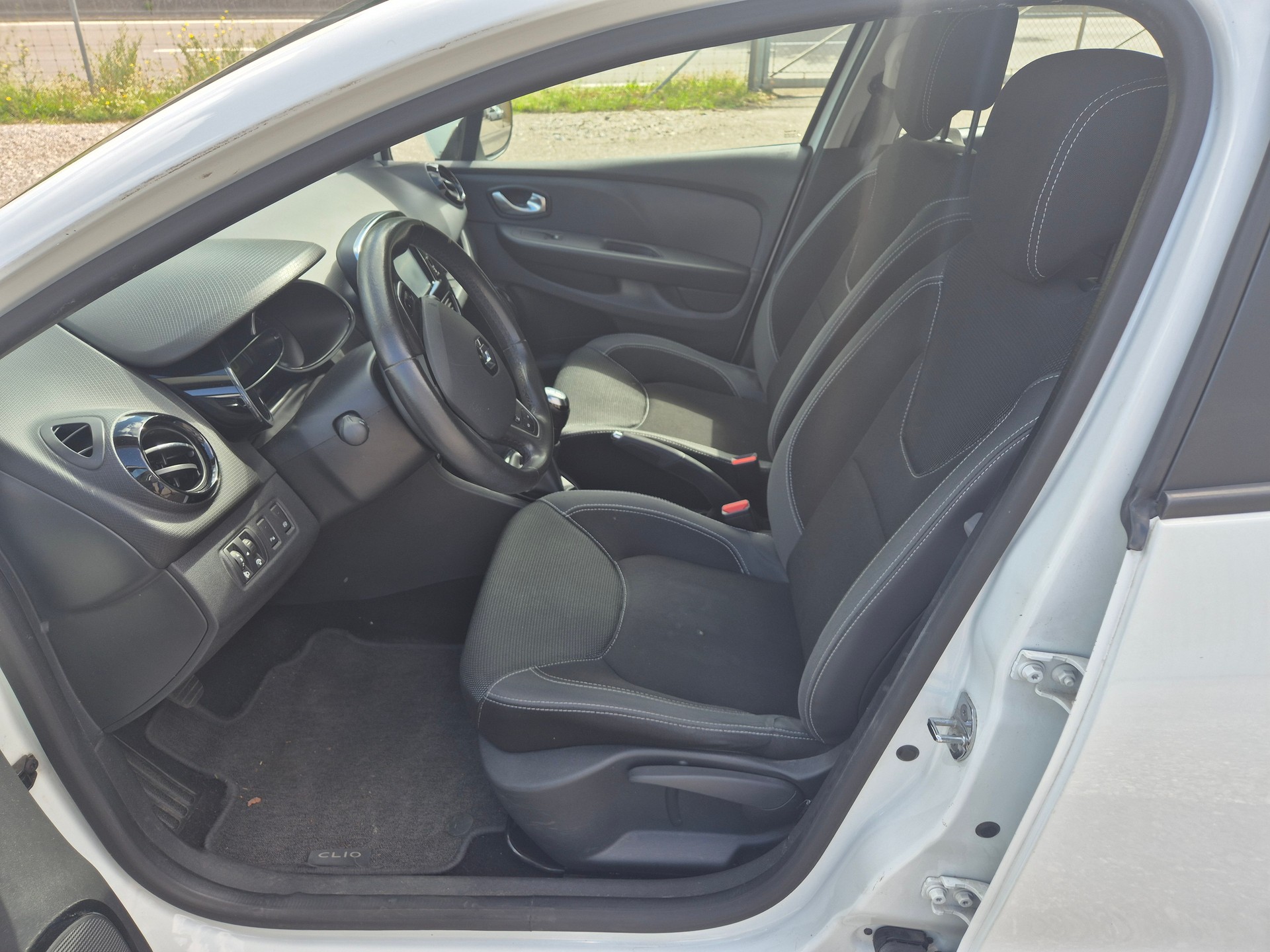 RENAULT Clio 0.9 12V Intens-image-7