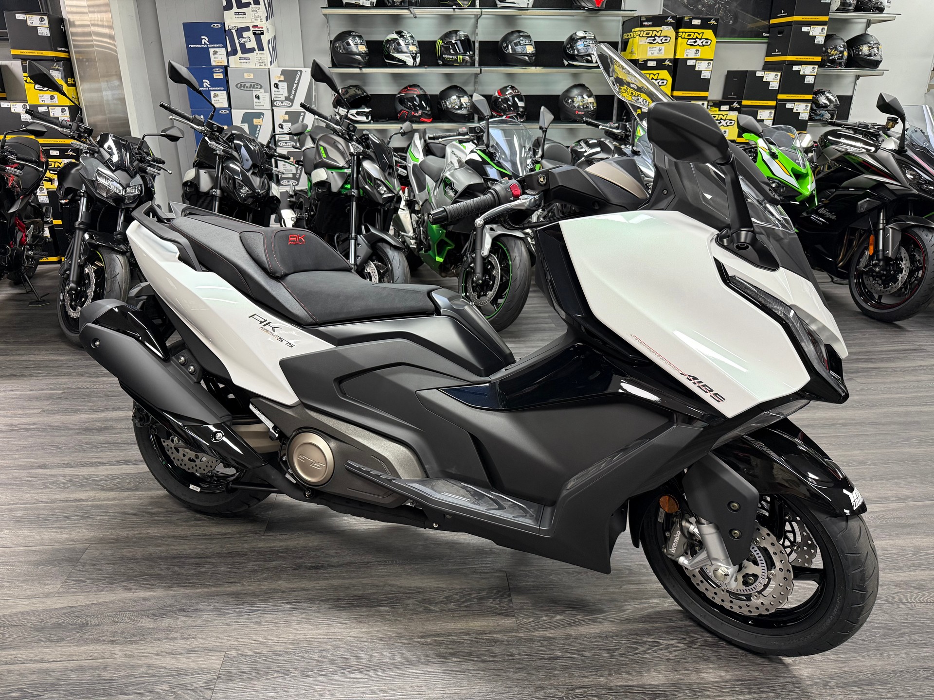 KYMCO NEW AK 575 E5+ 2025