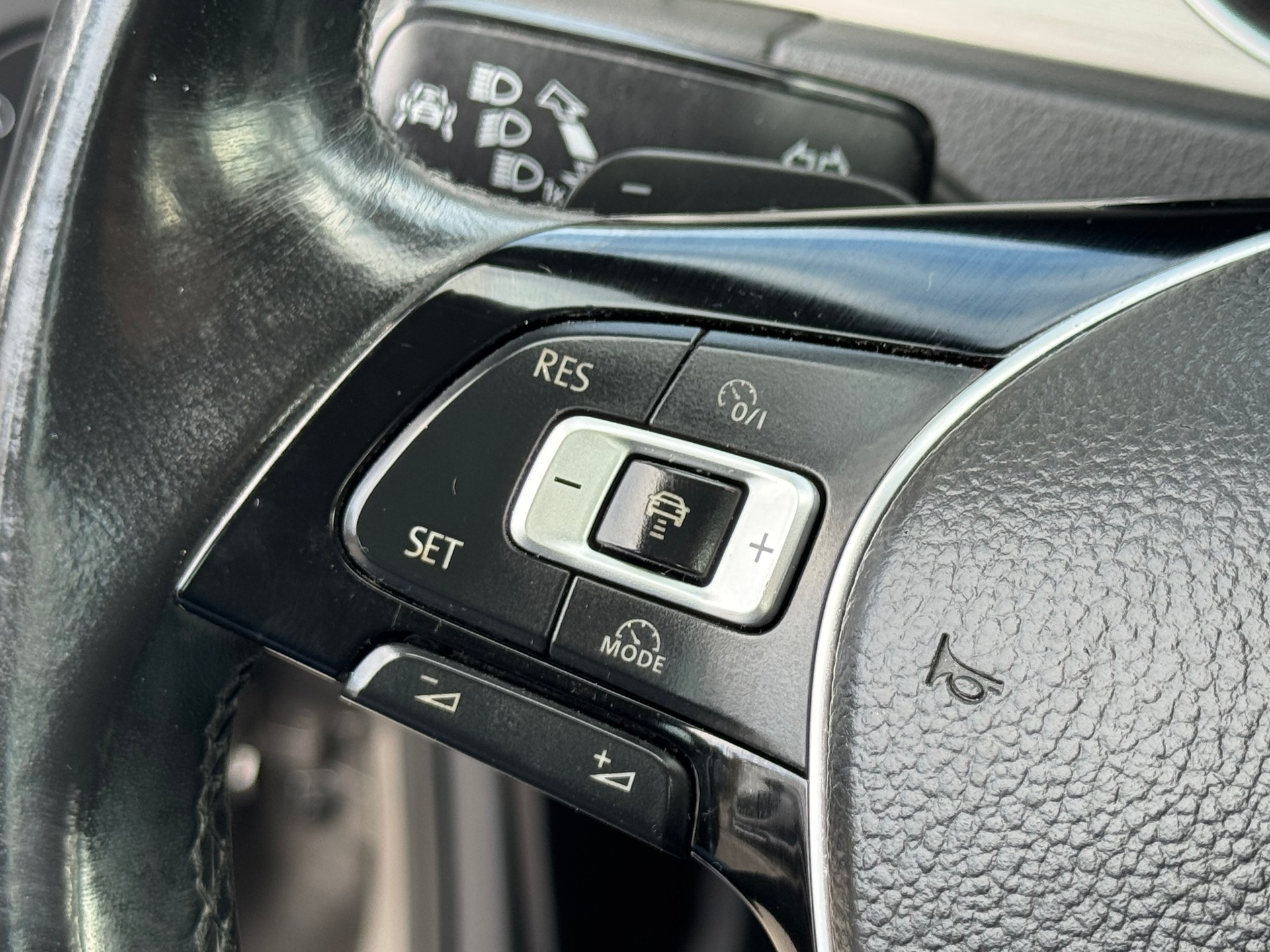 VW Golf Variant 1.4 TSI Comfortline DSG-image-12