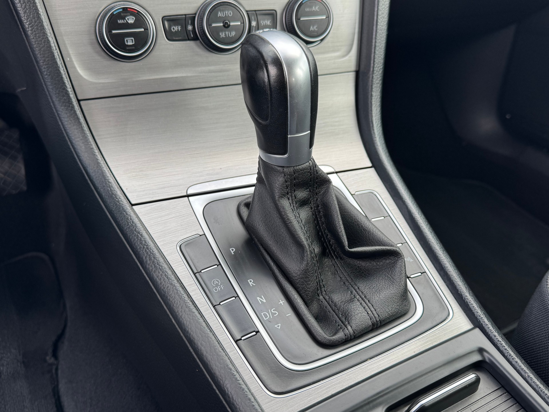 VW Golf Variant 1.4 TSI Comfortline DSG-image-11