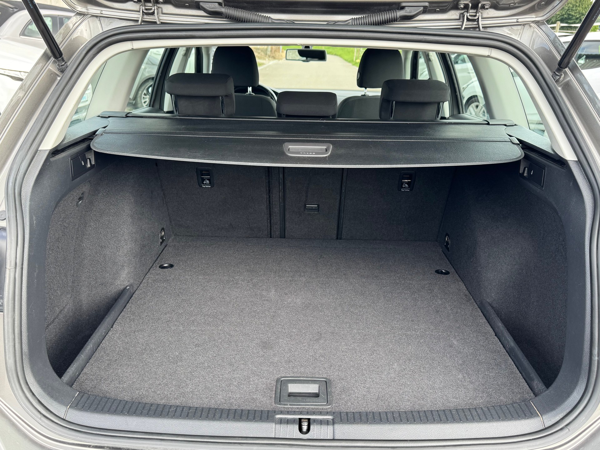 VW Golf Variant 1.4 TSI Comfortline DSG-image-14