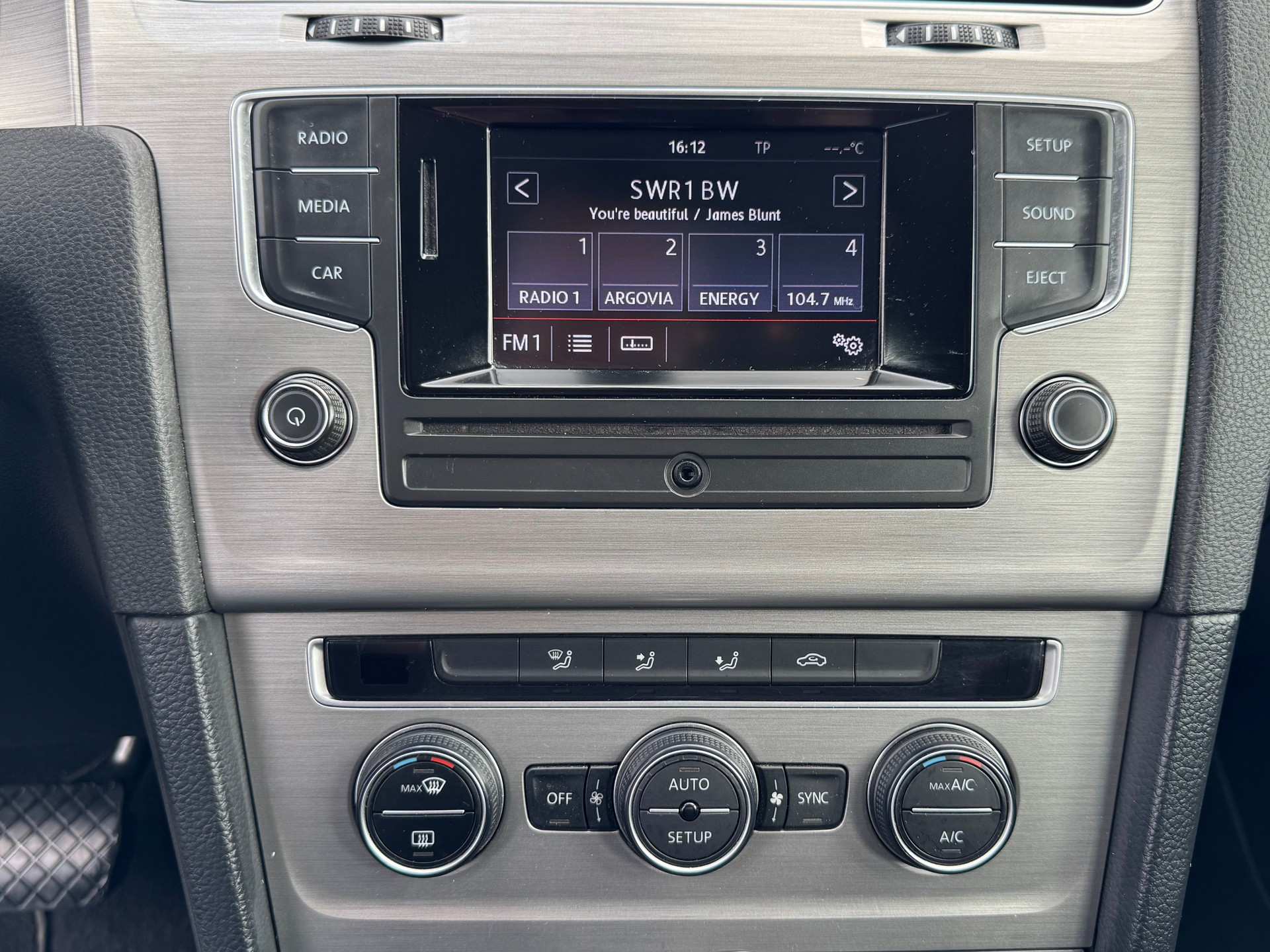 VW Golf Variant 1.4 TSI Comfortline DSG-image-10