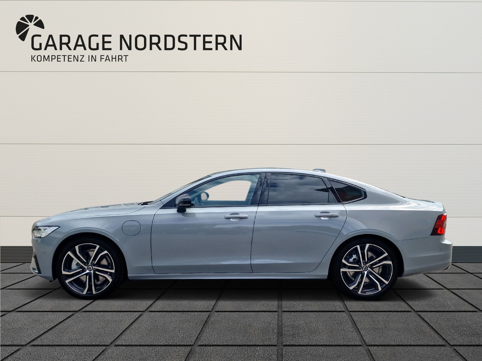 VOLVO S90 2.0 T8 TE Ultimate Dark eAWD-image-1