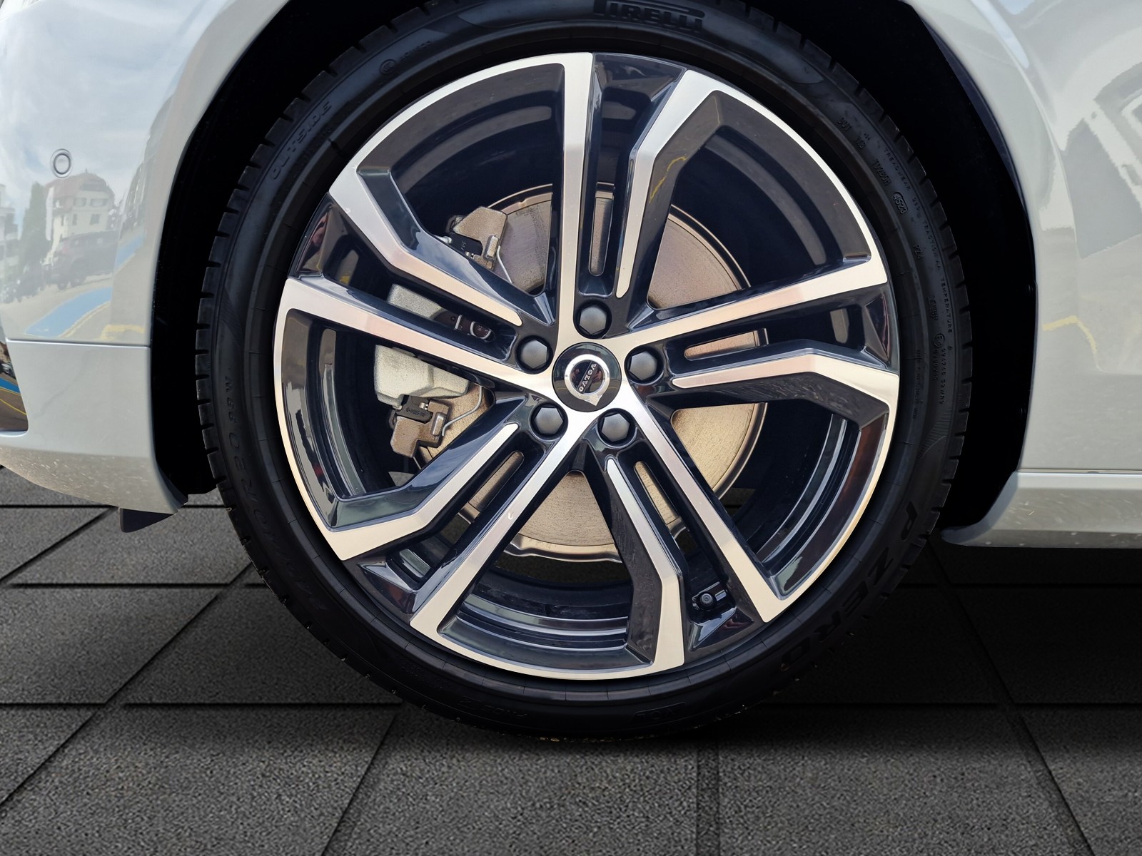 VOLVO S90 2.0 T8 TE Ultimate Dark eAWD-image-3
