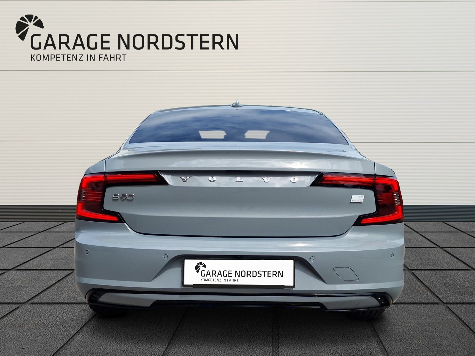 VOLVO S90 2.0 T8 TE Ultimate Dark eAWD-image-2