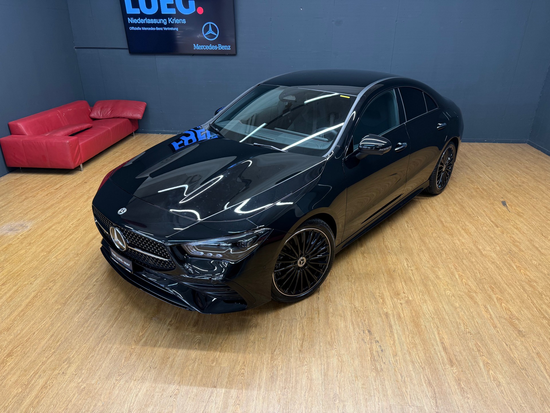MERCEDES-BENZ CLA 200 - AMG / DISTRONIC / 360 Grad Kamera / Multibeam LED-image-4
