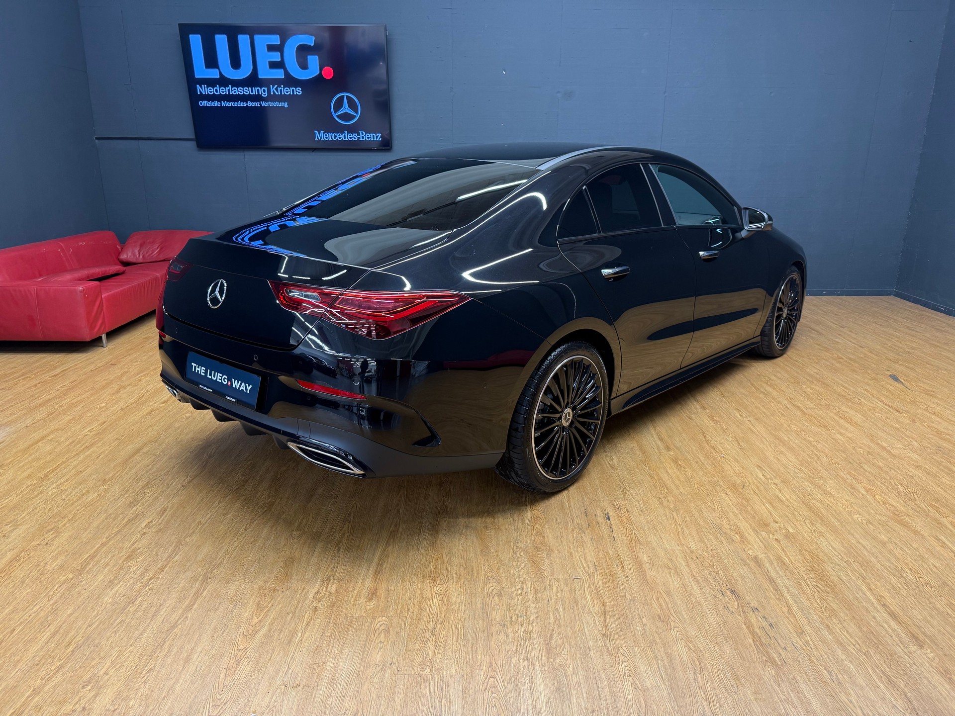 MERCEDES-BENZ CLA 200 - AMG / DISTRONIC / 360 Grad Kamera / Multibeam LED-image-9