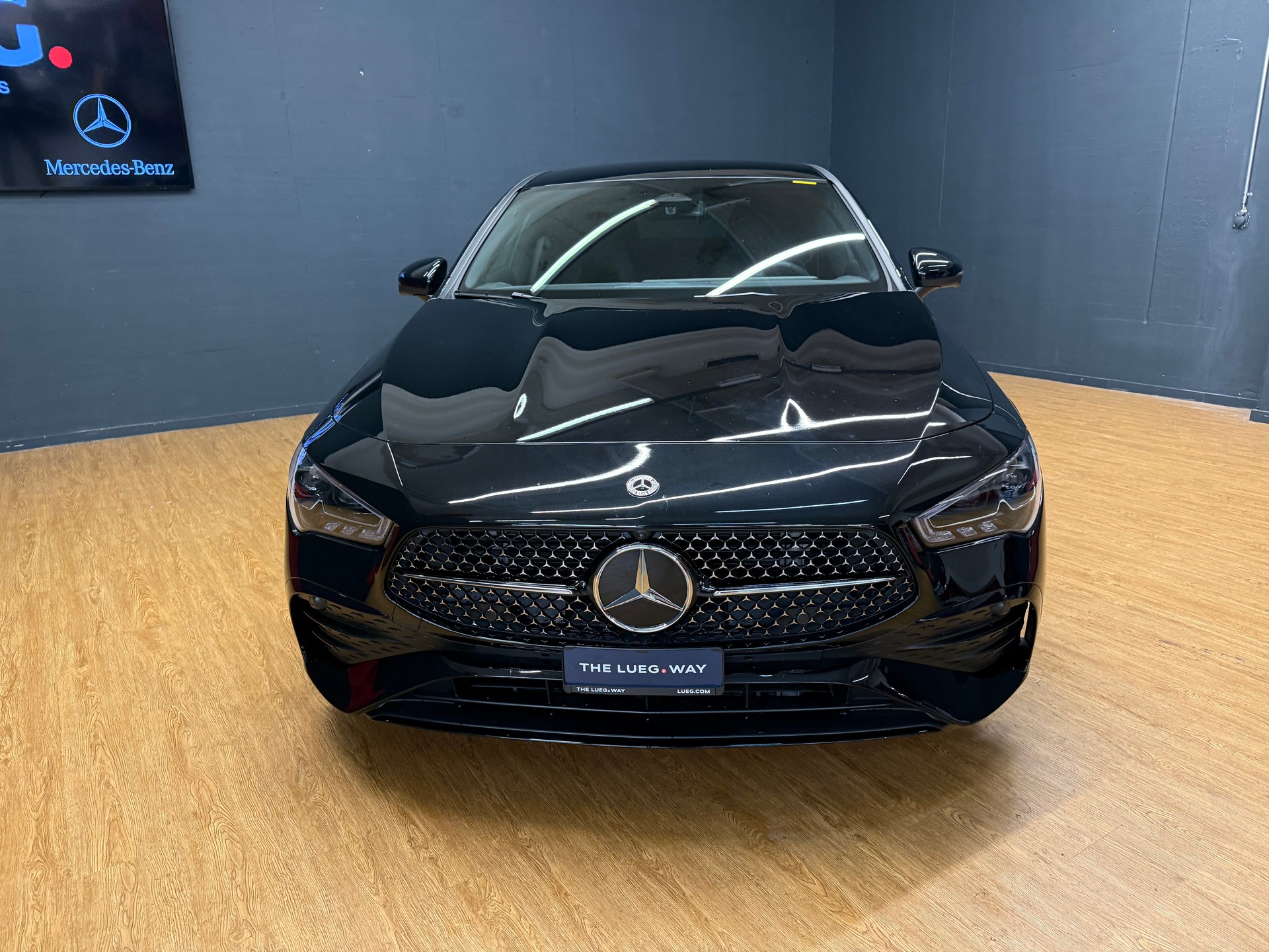 MERCEDES-BENZ CLA 200 - AMG / DISTRONIC / 360 Grad Kamera / Multibeam LED-image-5