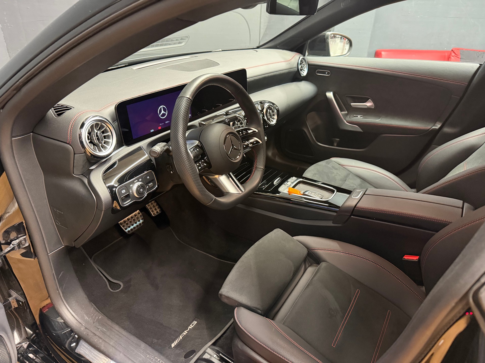 MERCEDES-BENZ CLA 200 - AMG / DISTRONIC / 360 Grad Kamera / Multibeam LED-image-15
