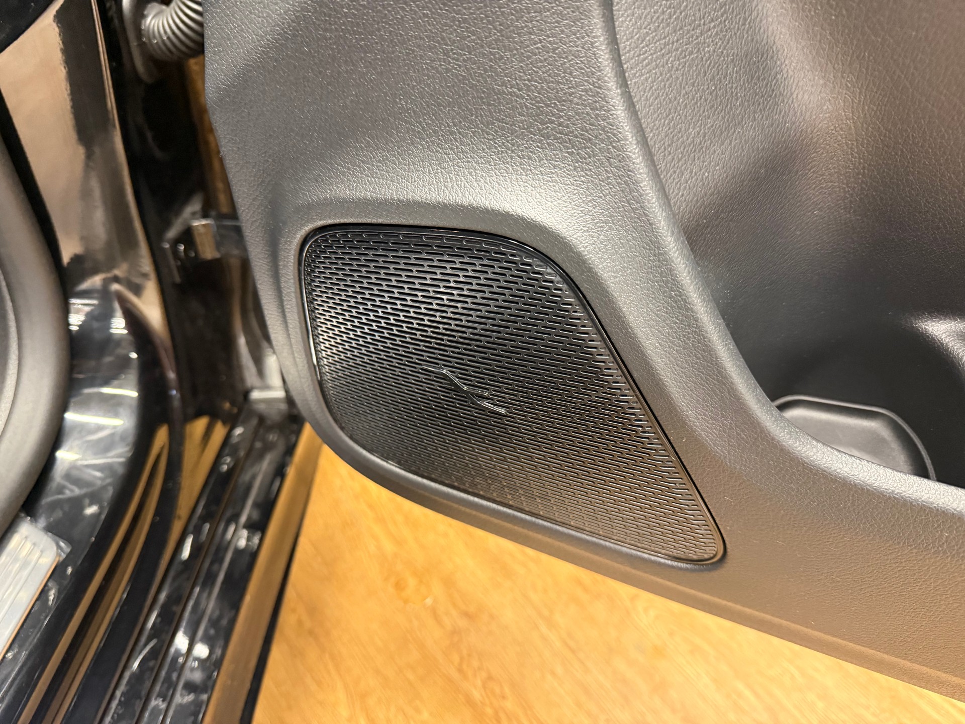 MERCEDES-BENZ CLA 200 - AMG / DISTRONIC / 360 Grad Kamera / Multibeam LED-image-13