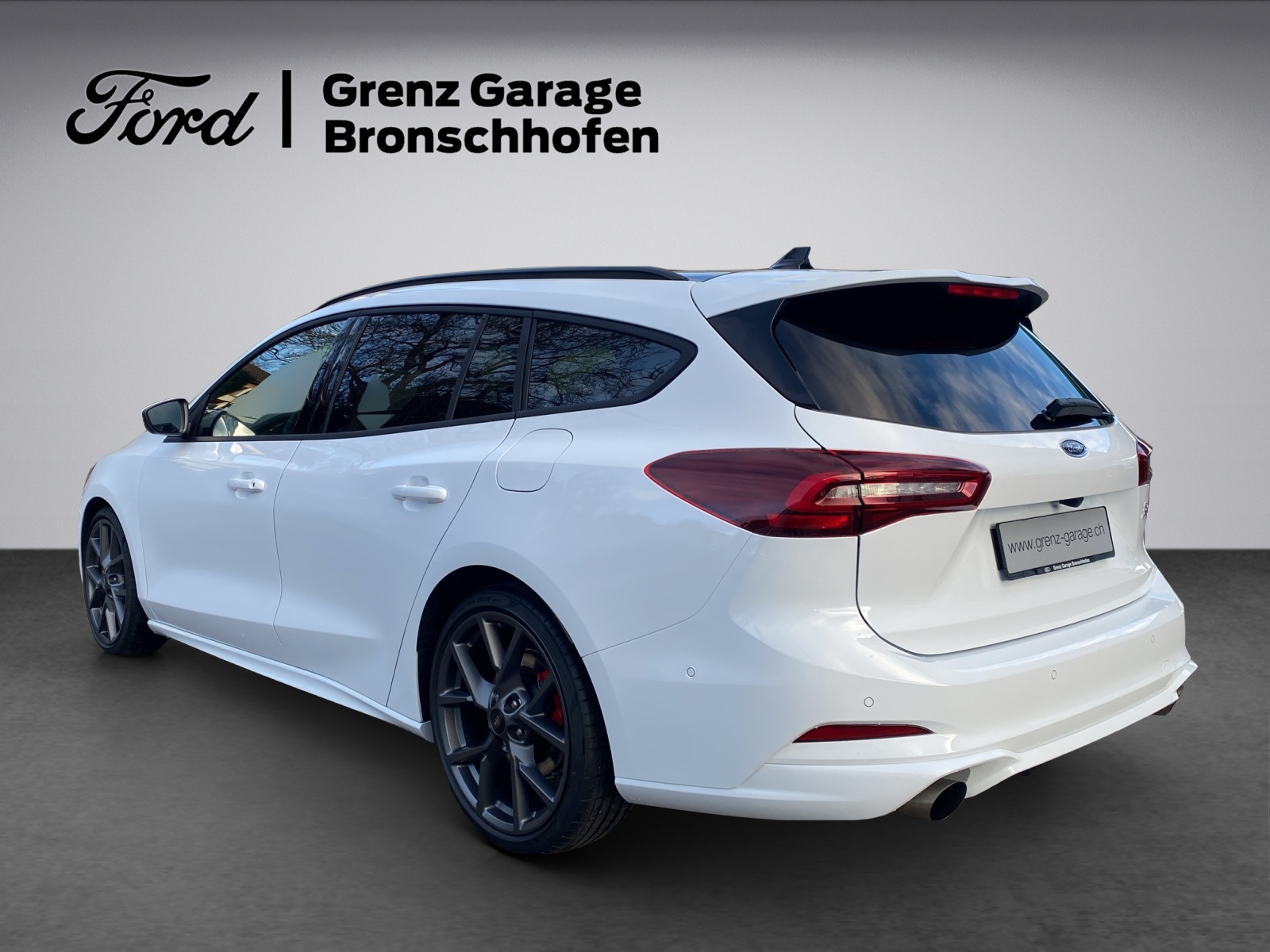 FORD Focus Station Wagon 2.3 EcoB ST X-image-2