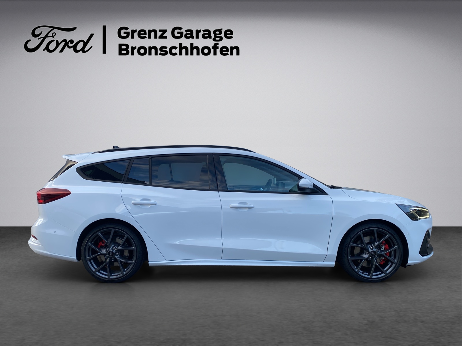 FORD Focus Station Wagon 2.3 EcoB ST X-image-6
