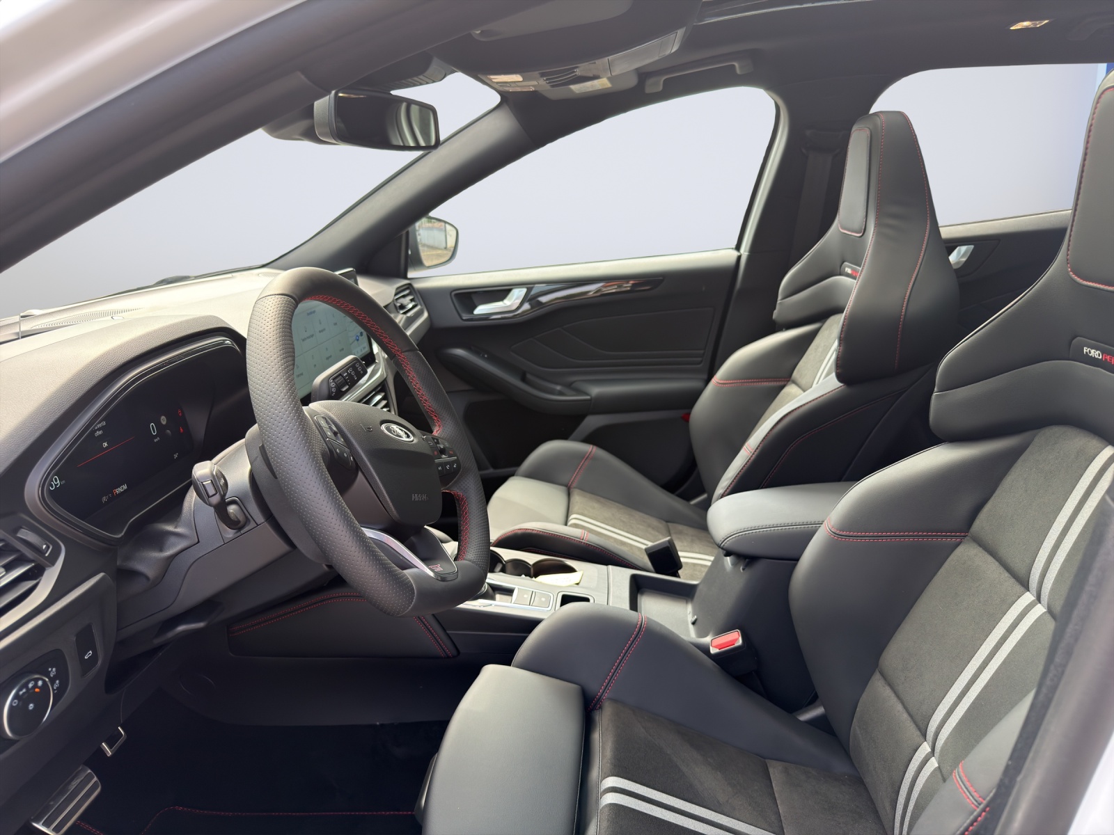 FORD Focus Station Wagon 2.3 EcoB ST X-image-8