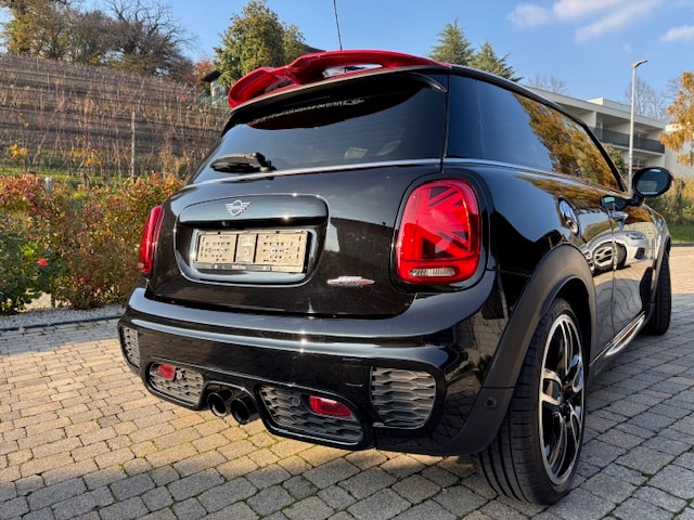 MINI Cooper John Cooper Works Steptronic-image-3