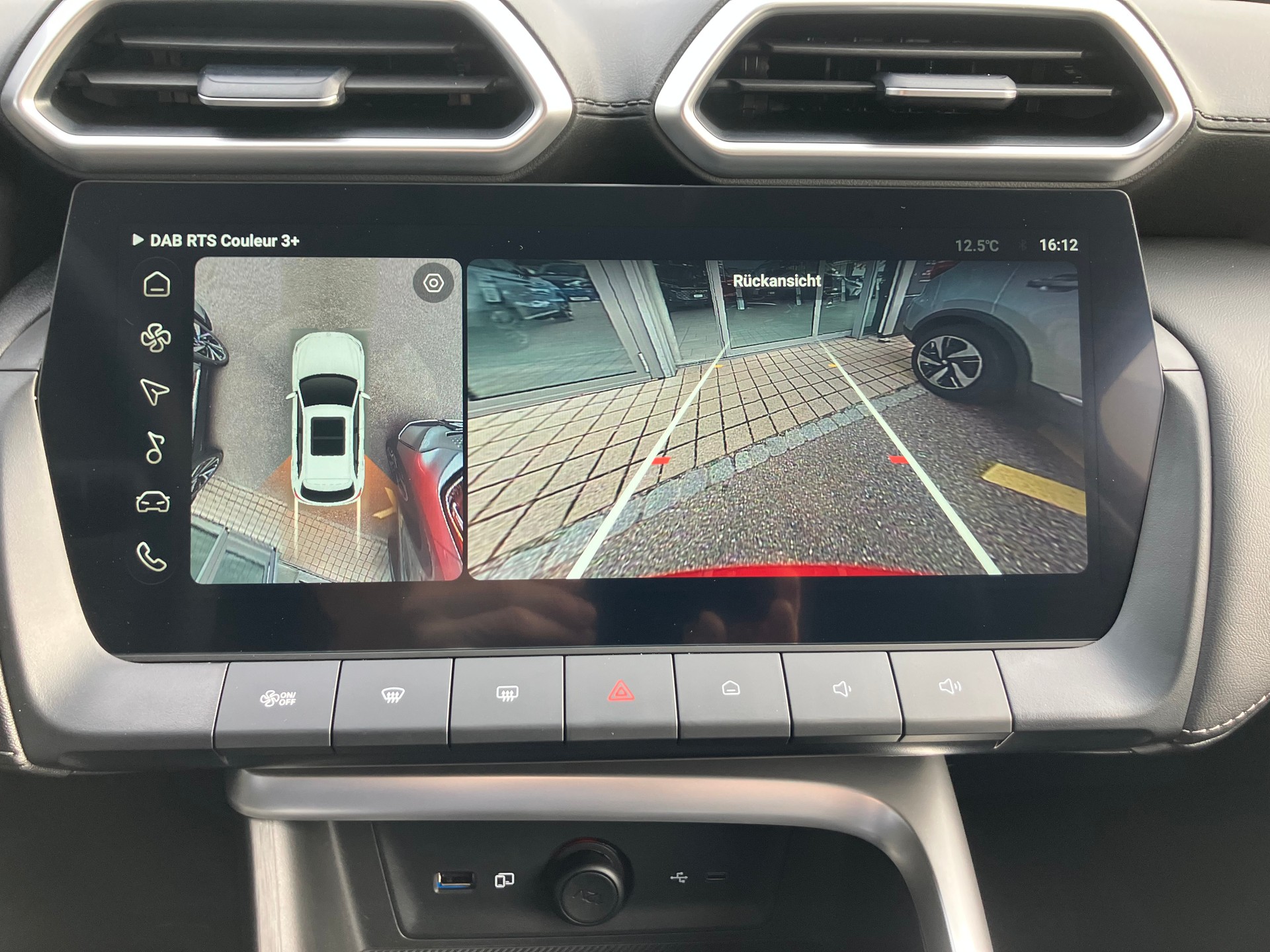 MG ZS 1.5 Hybrid+ Luxury-image-10