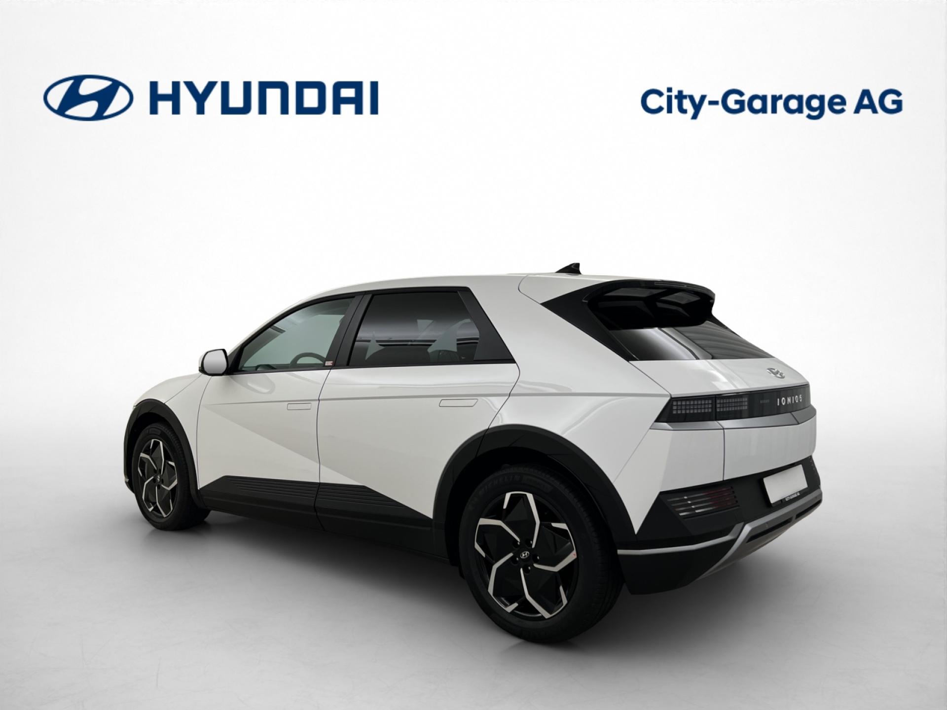 HYUNDAI Ioniq 5 Origo 4WD 77.4 kWh-image-2