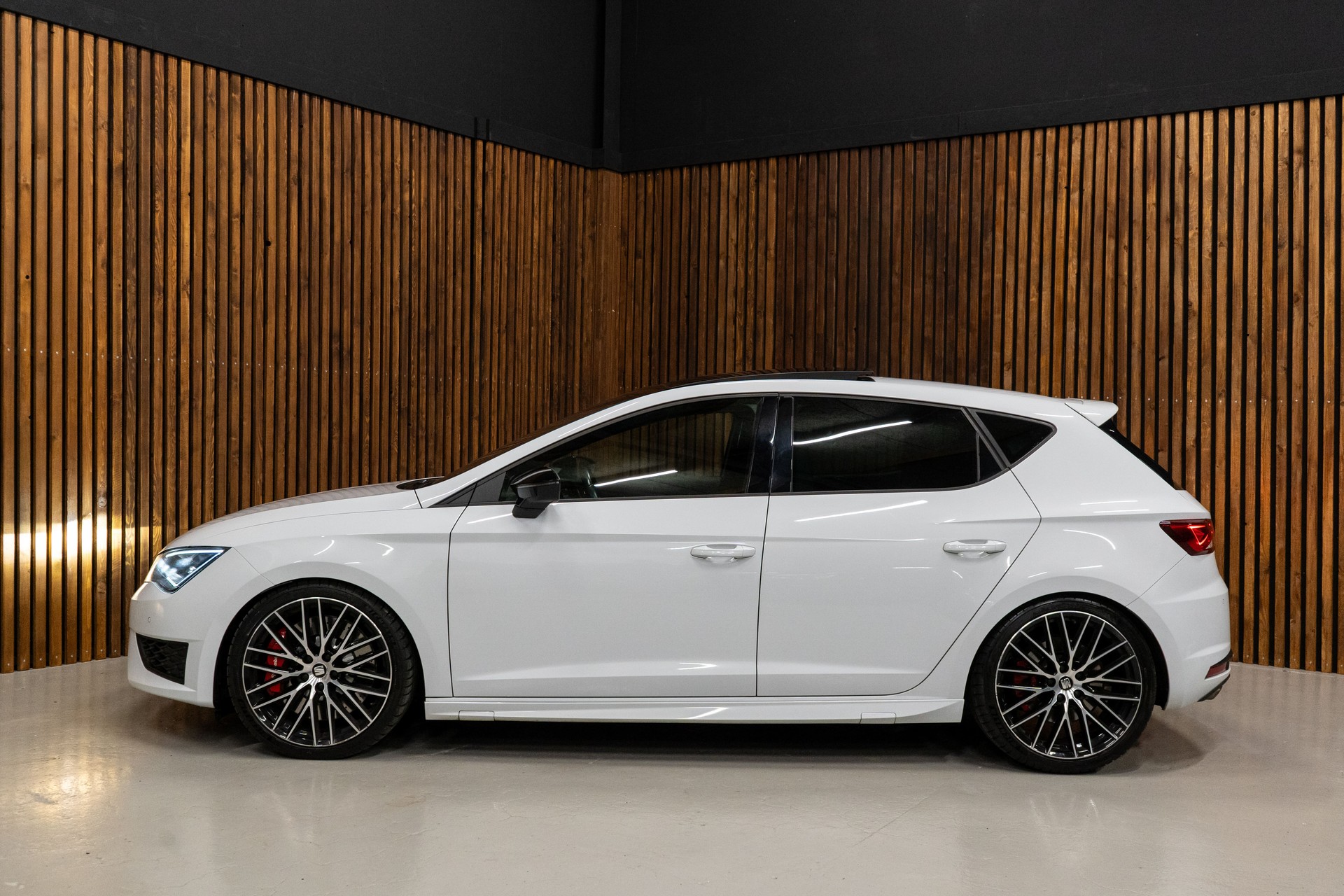 SEAT Leon 2.0 TSI 290 Cupra DSG-image-5