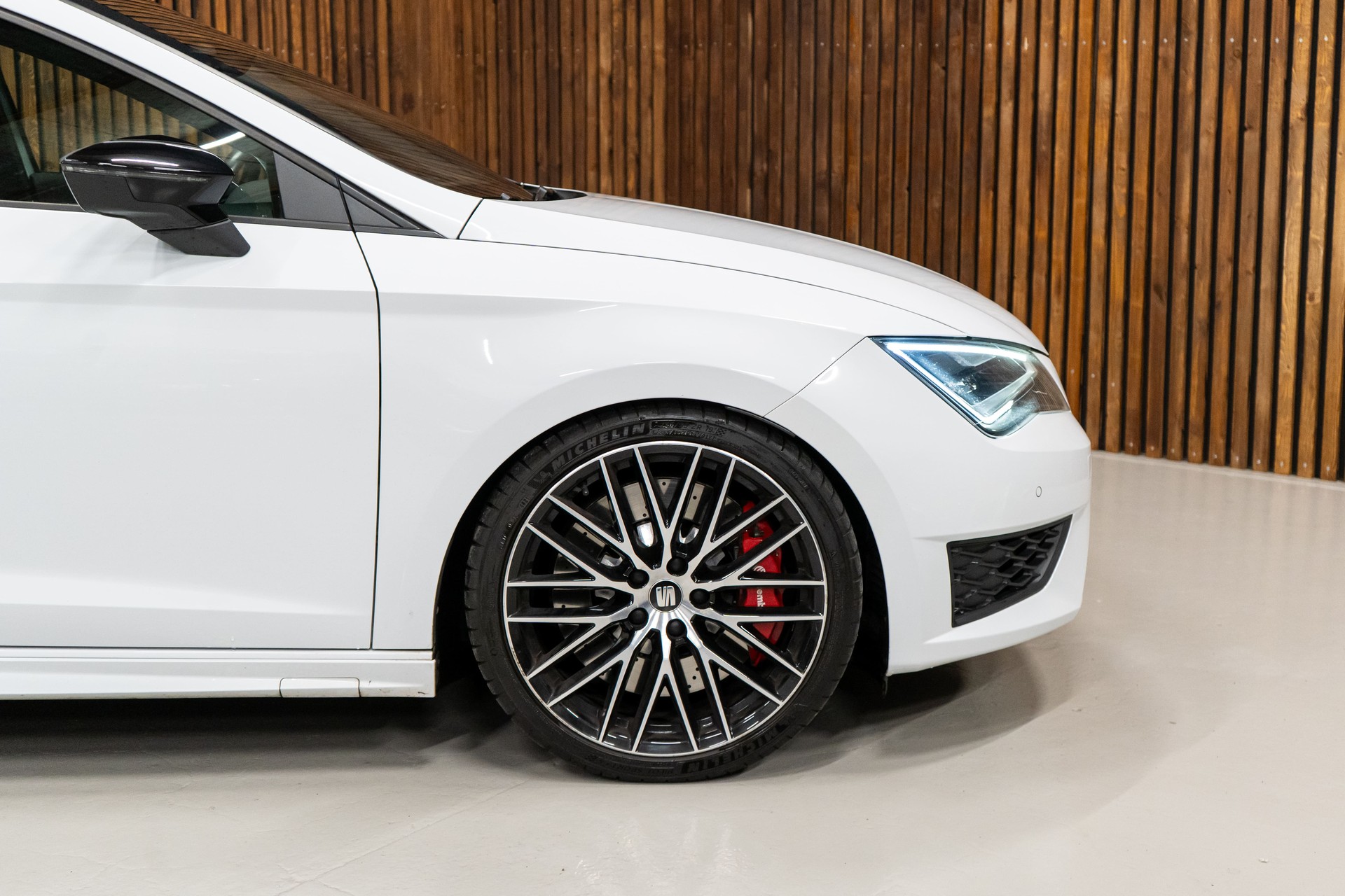 SEAT Leon 2.0 TSI 290 Cupra DSG-image-8