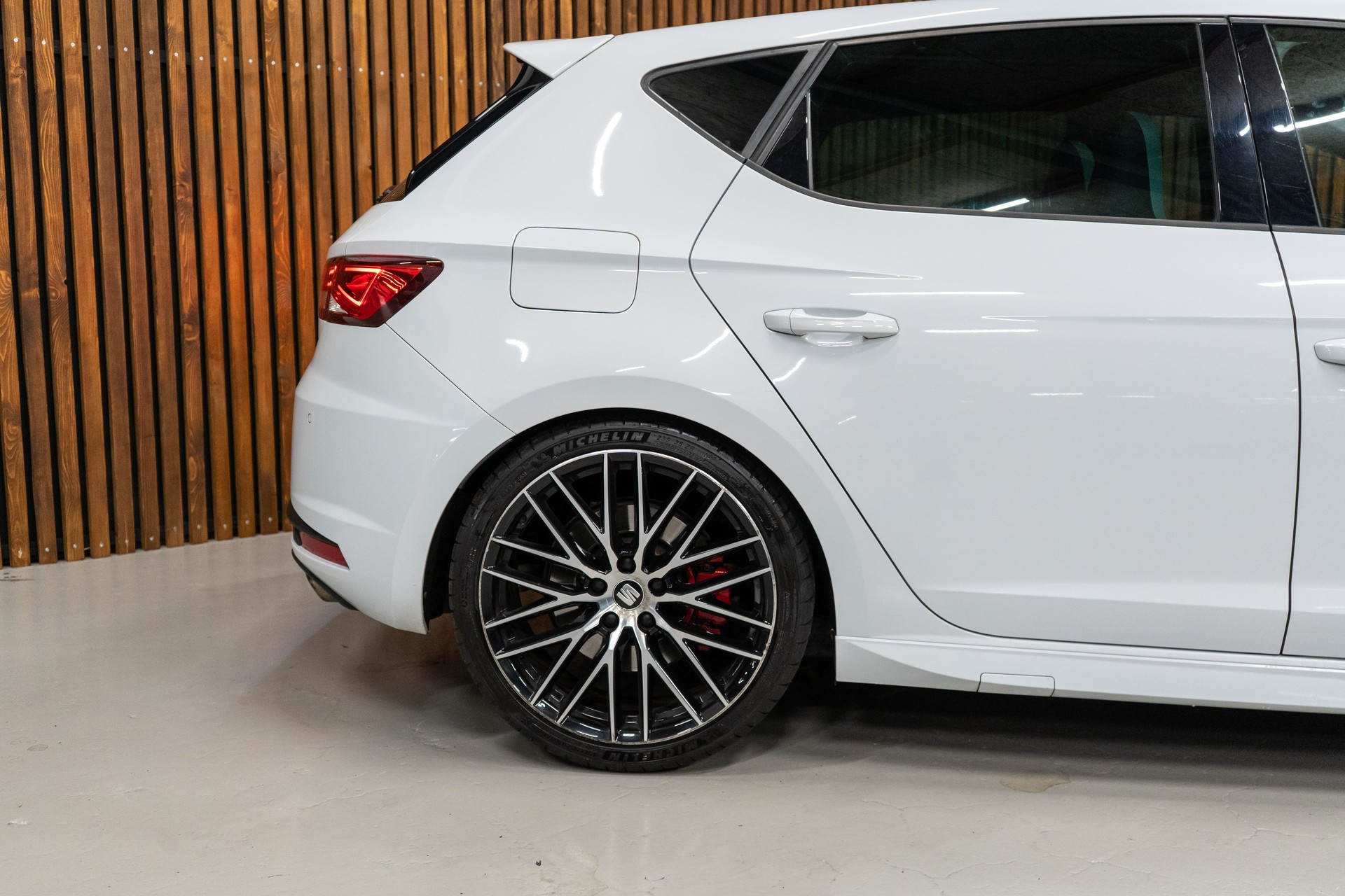 SEAT Leon 2.0 TSI 290 Cupra DSG-image-9