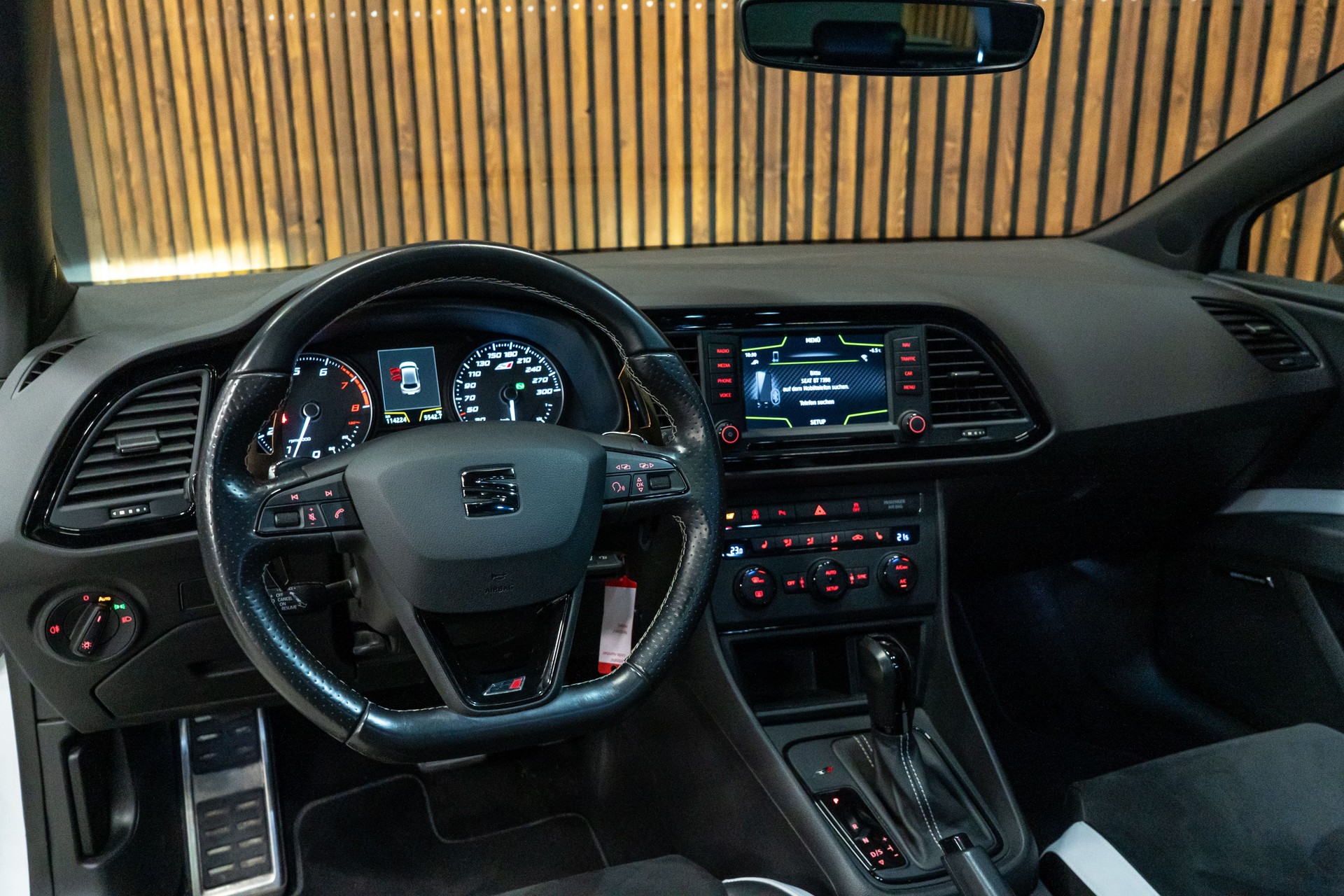 SEAT Leon 2.0 TSI 290 Cupra DSG-image-14