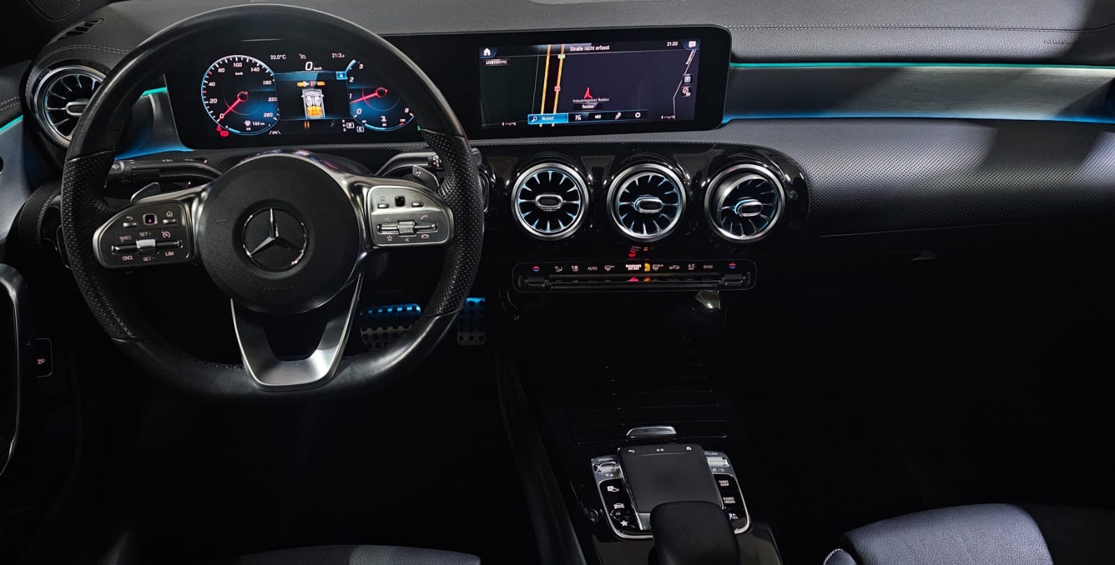 MERCEDES-BENZ CLA 220 AMG Line 7G-DCT 4Matic-image-12