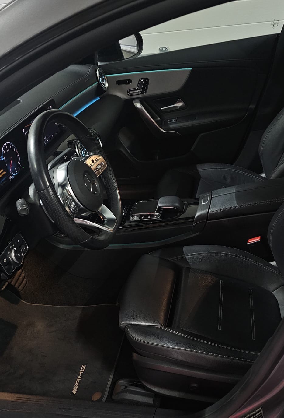 MERCEDES-BENZ CLA 220 AMG Line 7G-DCT 4Matic-image-11