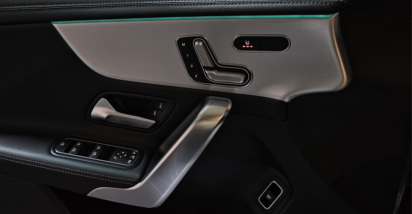 MERCEDES-BENZ CLA 220 AMG Line 7G-DCT 4Matic-image-15