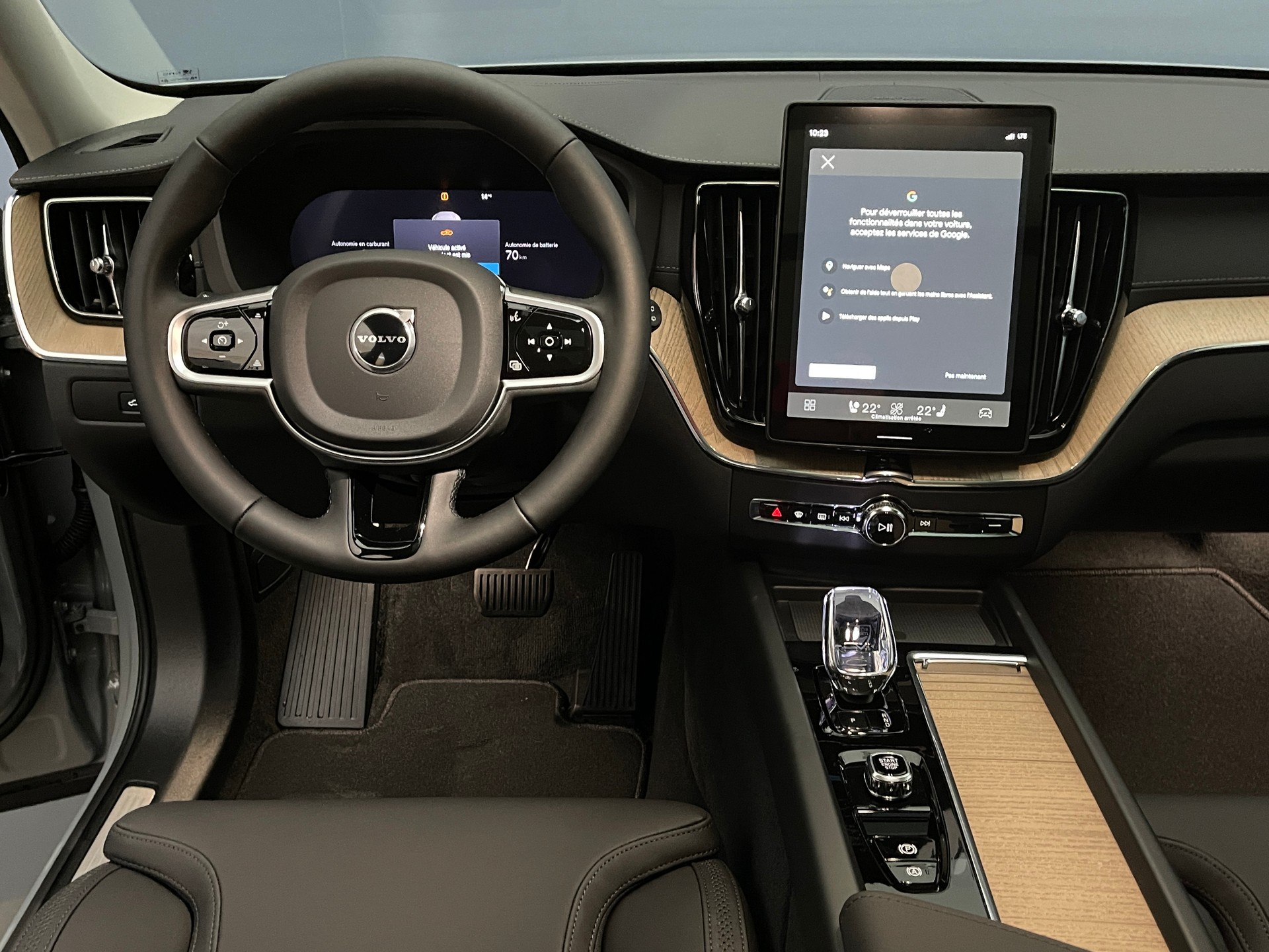 VOLVO XC60 2.0 T6 TE Ultra Dark eAWD-image-9