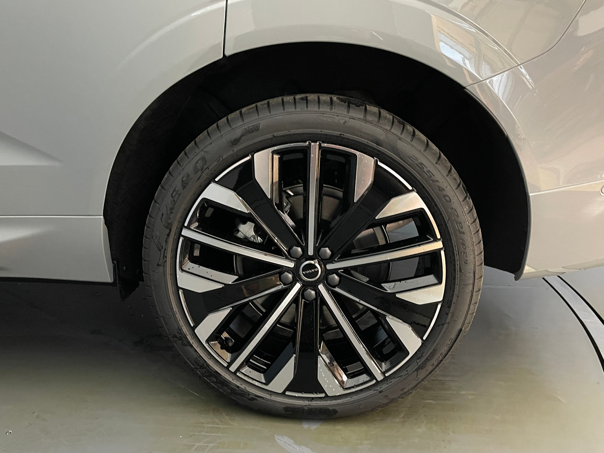 VOLVO XC60 2.0 T6 TE Ultra Dark eAWD-image-5