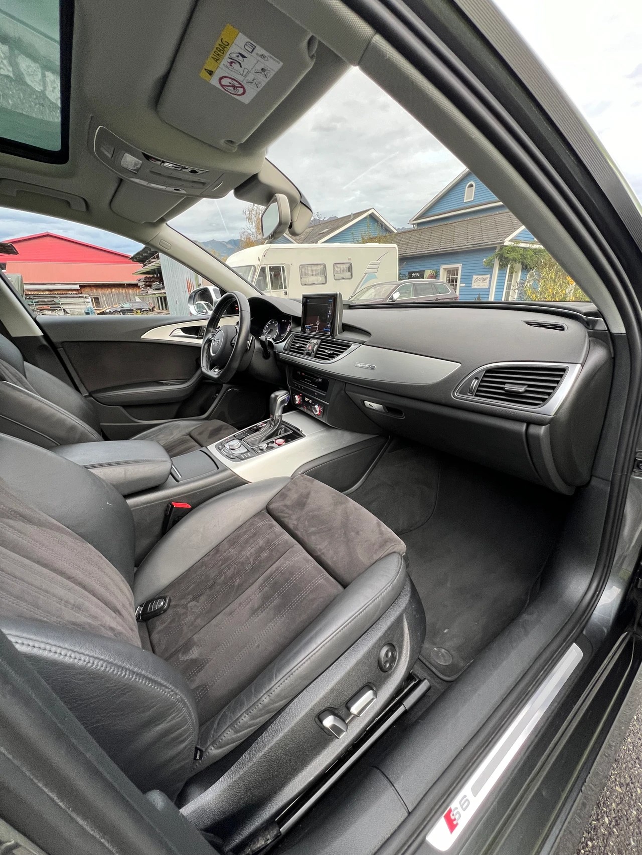 AUDI S6 Avant 4.0 TFSI V8 quattro S-tronic-image-11