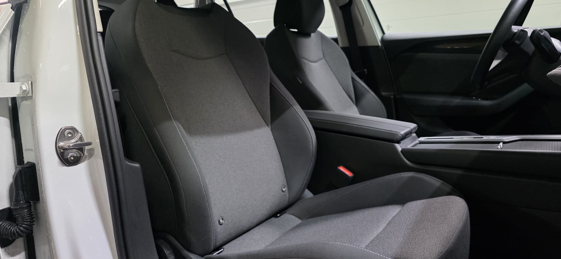VW Passat Variant 1.5 eTSI evo2 DSG *Lenkradheizung*ACC*Sitzheizung*Rückfahrkamera*-image-23