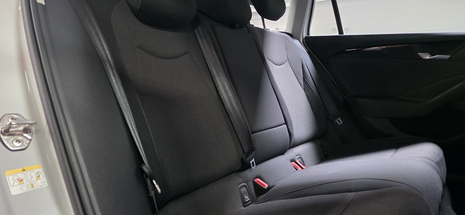 VW Passat Variant 1.5 eTSI evo2 DSG *Lenkradheizung*ACC*Sitzheizung*Rückfahrkamera*-image-25