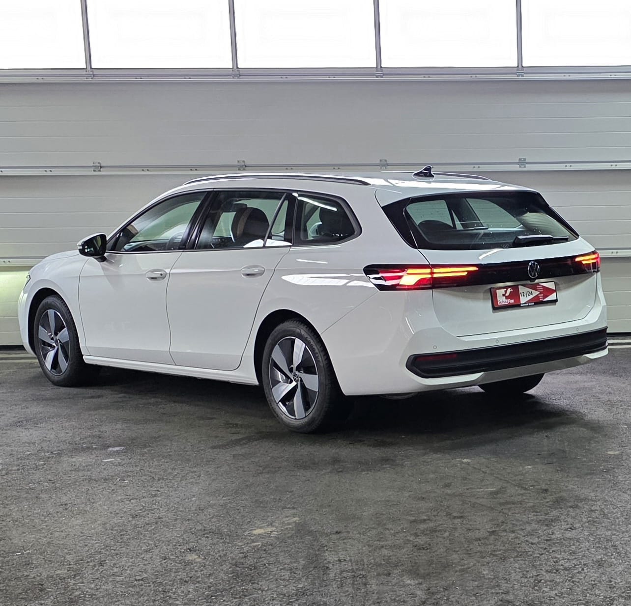 VW Passat Variant 1.5 eTSI evo2 DSG *Lenkradheizung*ACC*Sitzheizung*Rückfahrkamera*-image-2