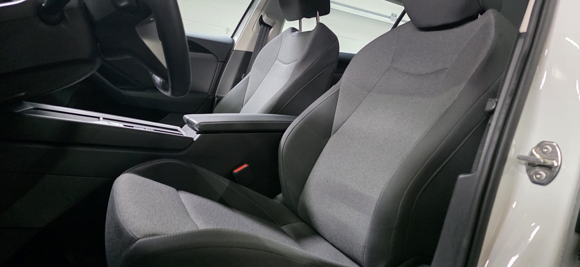 VW Passat Variant 1.5 eTSI evo2 DSG *Lenkradheizung*ACC*Sitzheizung*Rückfahrkamera*-image-9