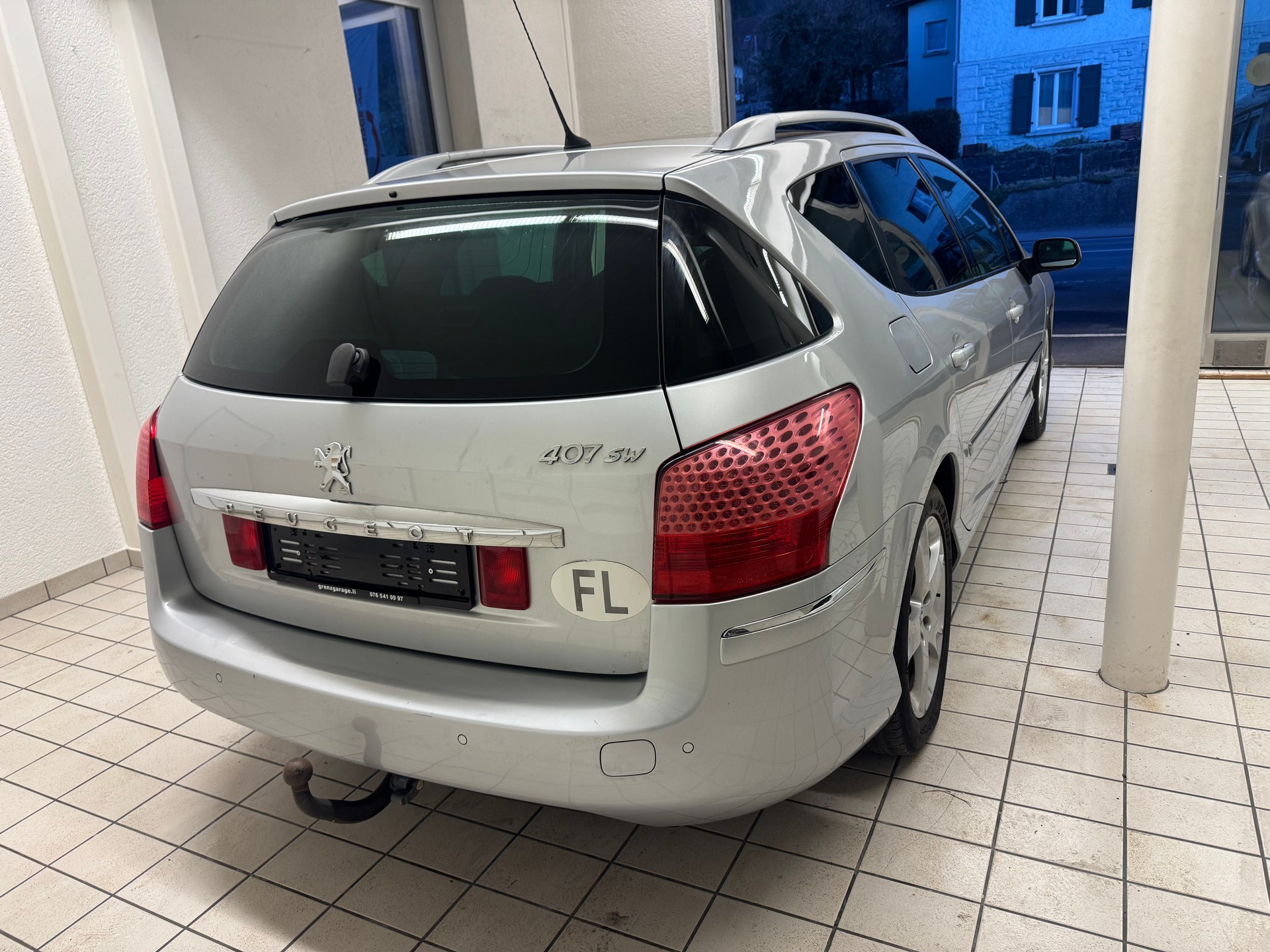 PEUGEOT 407 SW 3.0 SV Platinium Edition Automatic-image-8