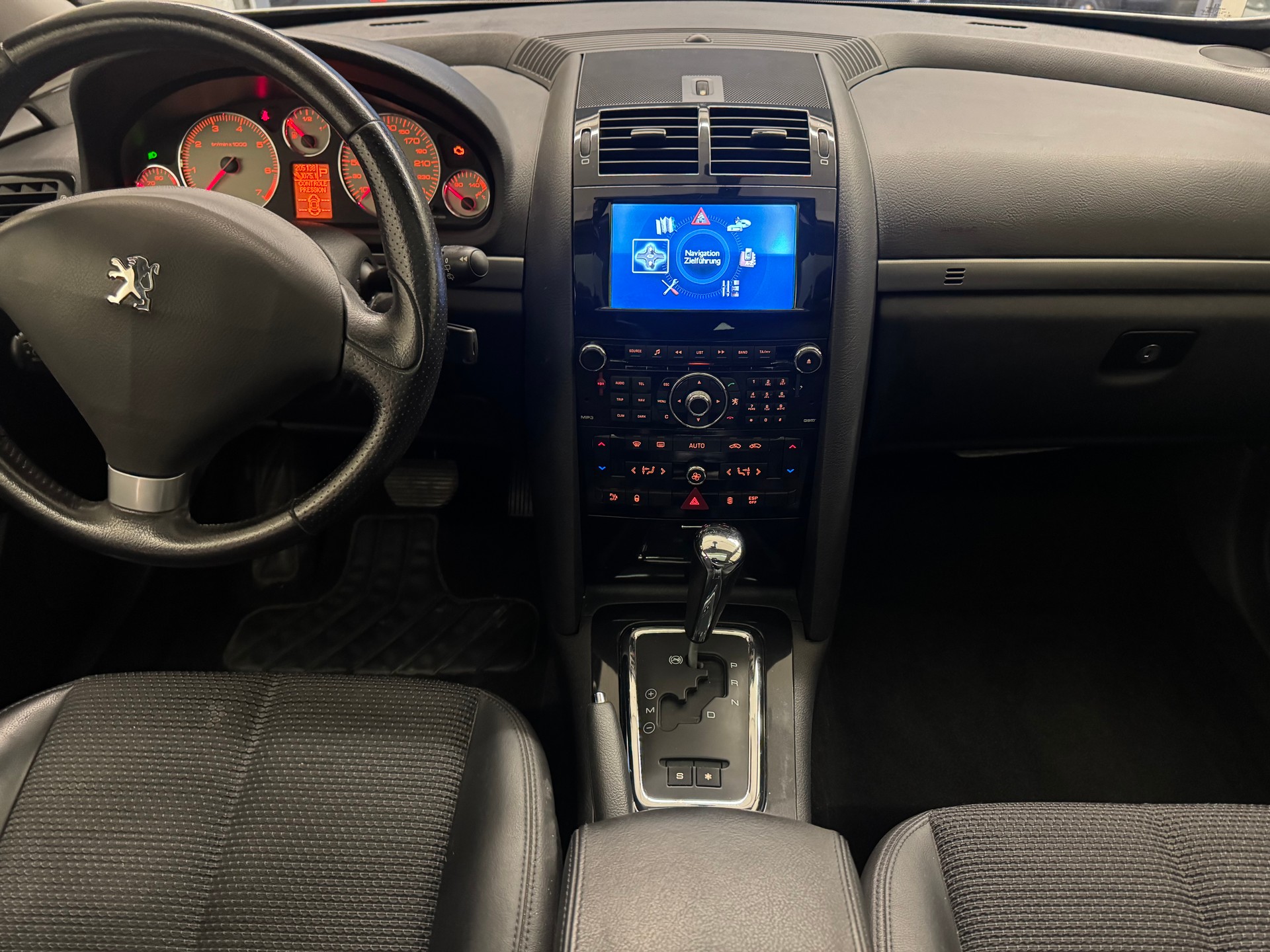 PEUGEOT 407 SW 3.0 SV Platinium Edition Automatic-image-10
