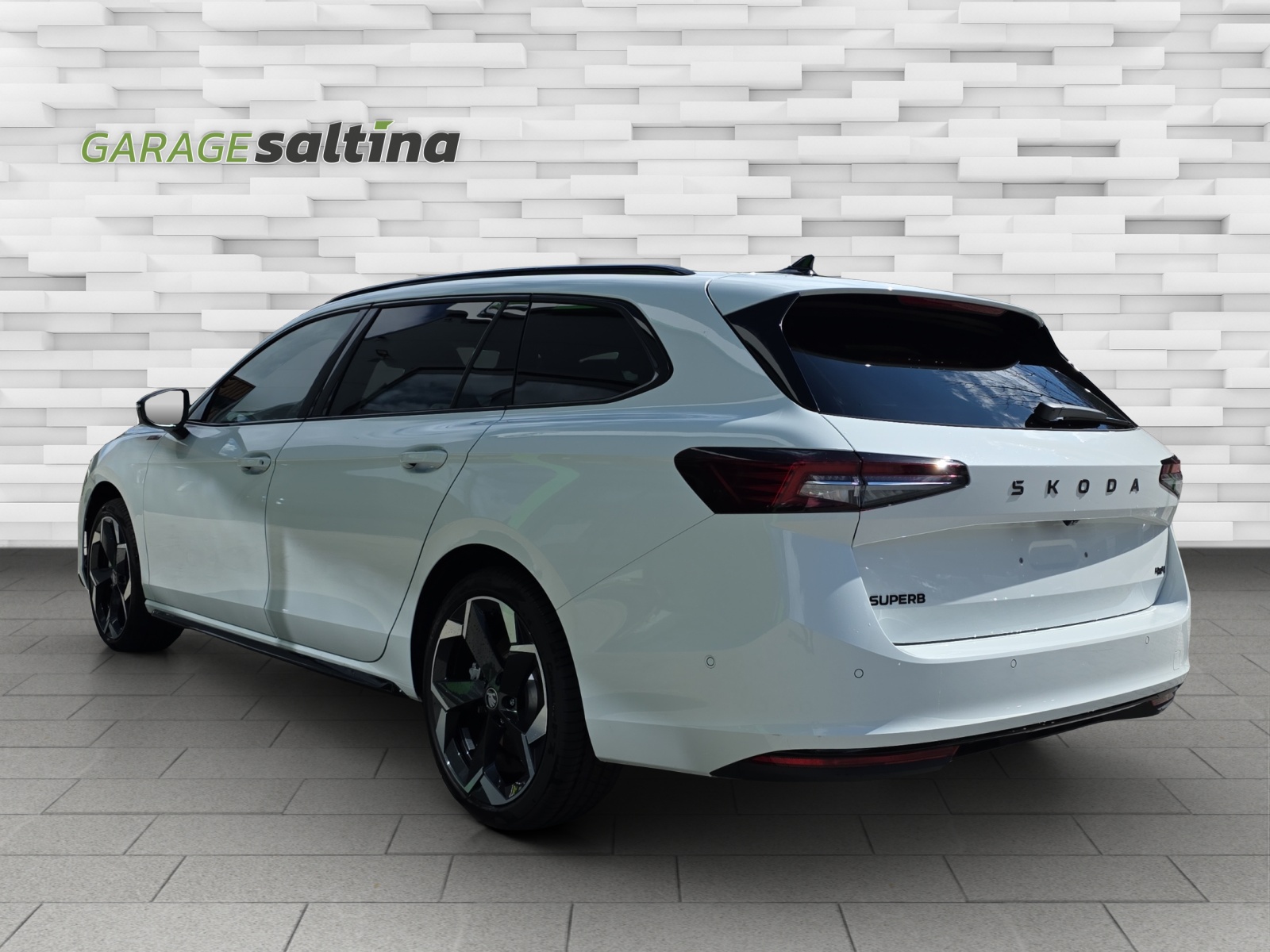SKODA Superb Combi 2.0 TSI Sportline 4x4 DSG-showroom-element-1