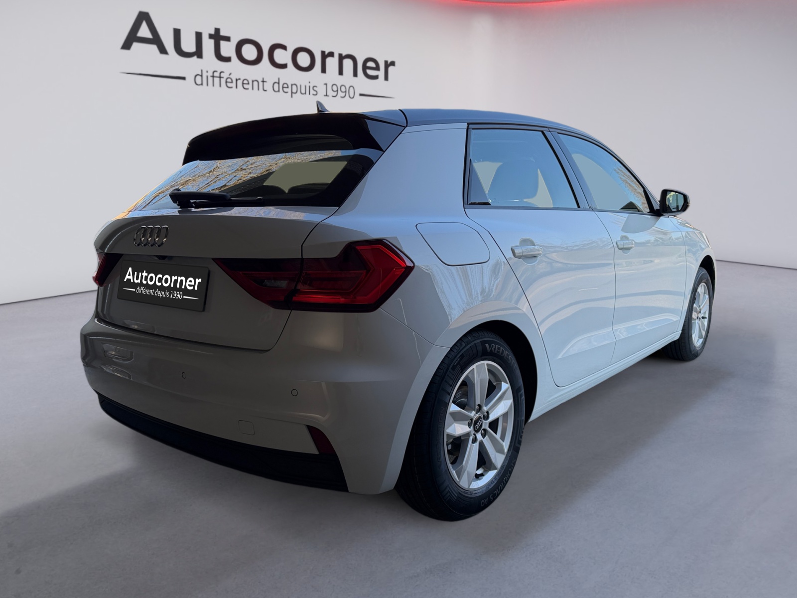 AUDI A1 Sportback 30 TFSI Attraction S-tronic-image-4