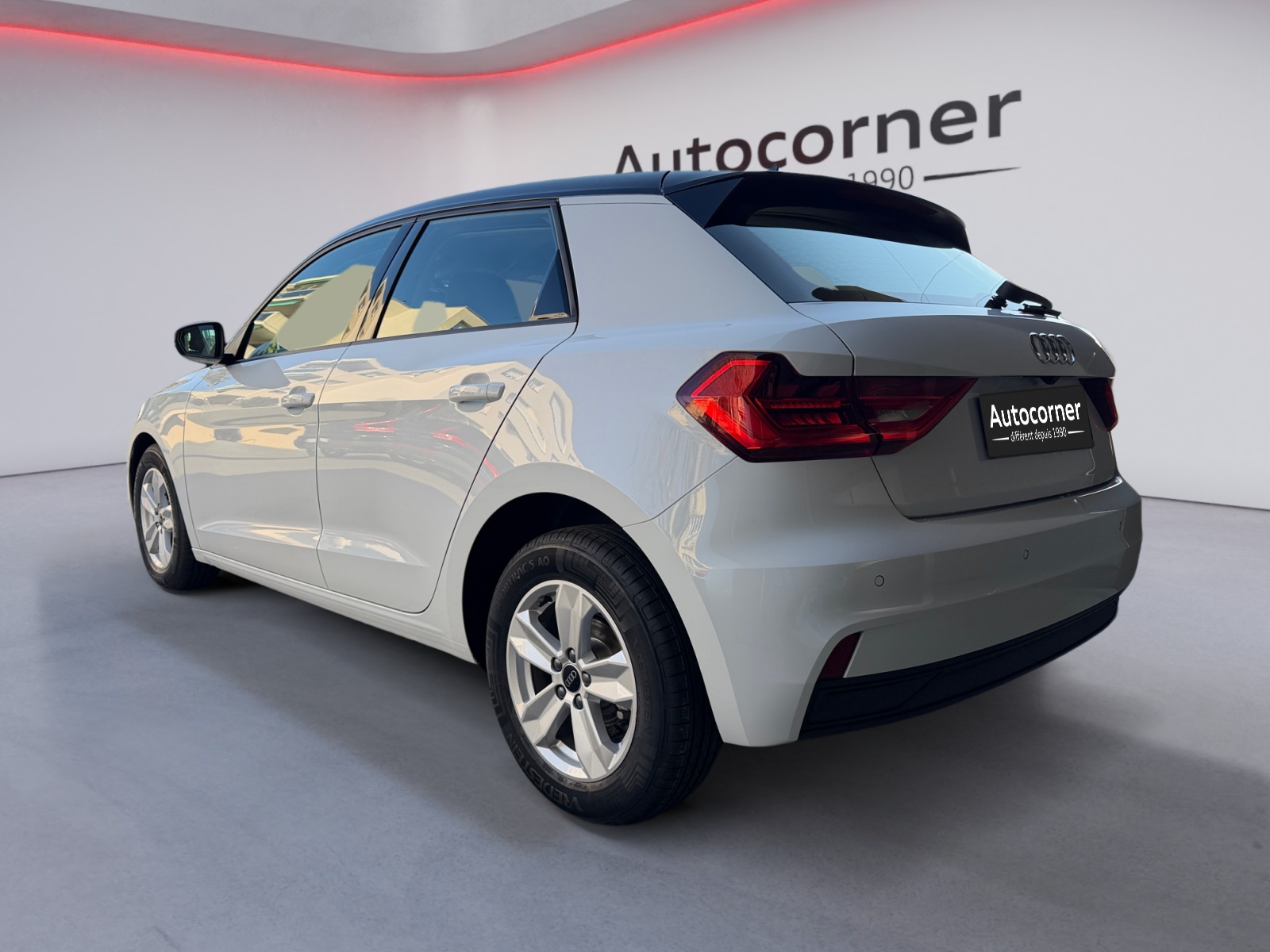 AUDI A1 Sportback 30 TFSI Attraction S-tronic-image-2