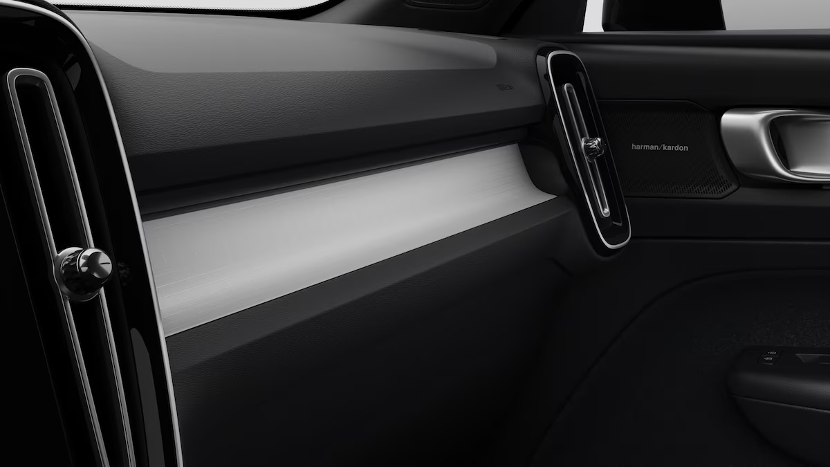 VOLVO XC40 2.0 B4 MH Ultra Dark-image-12