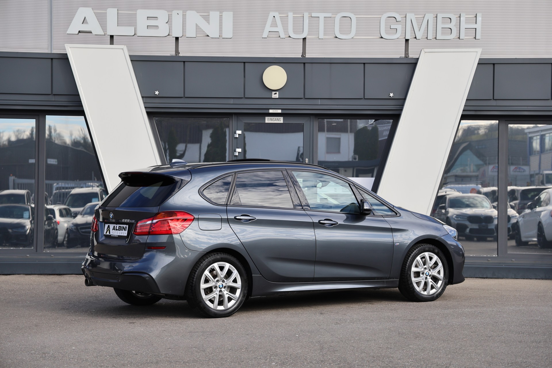 BMW 225xe iPerformance Active Tourer Steptronic M Sport-image-3