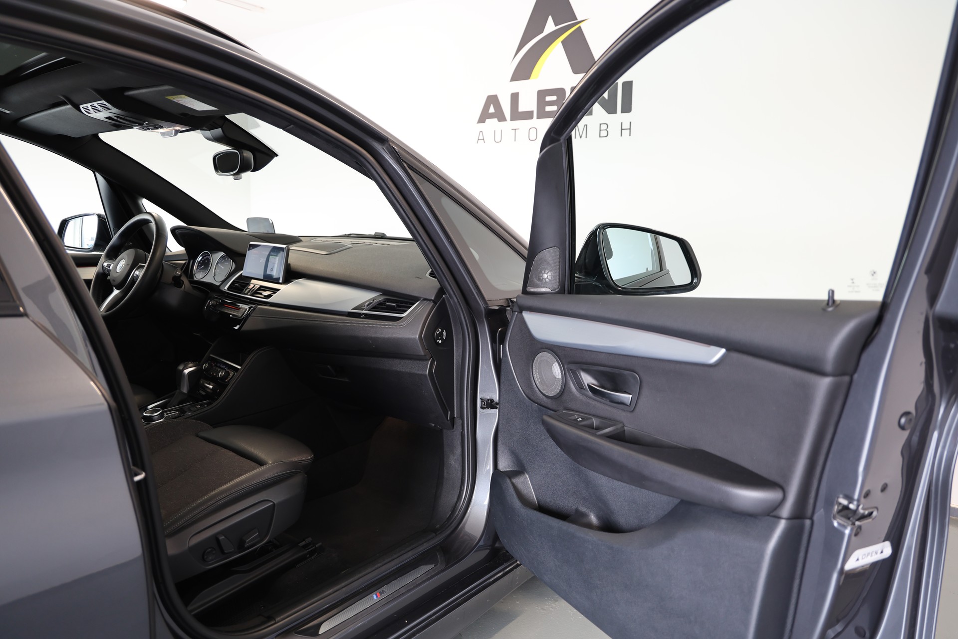 BMW 225xe iPerformance Active Tourer Steptronic M Sport-image-10