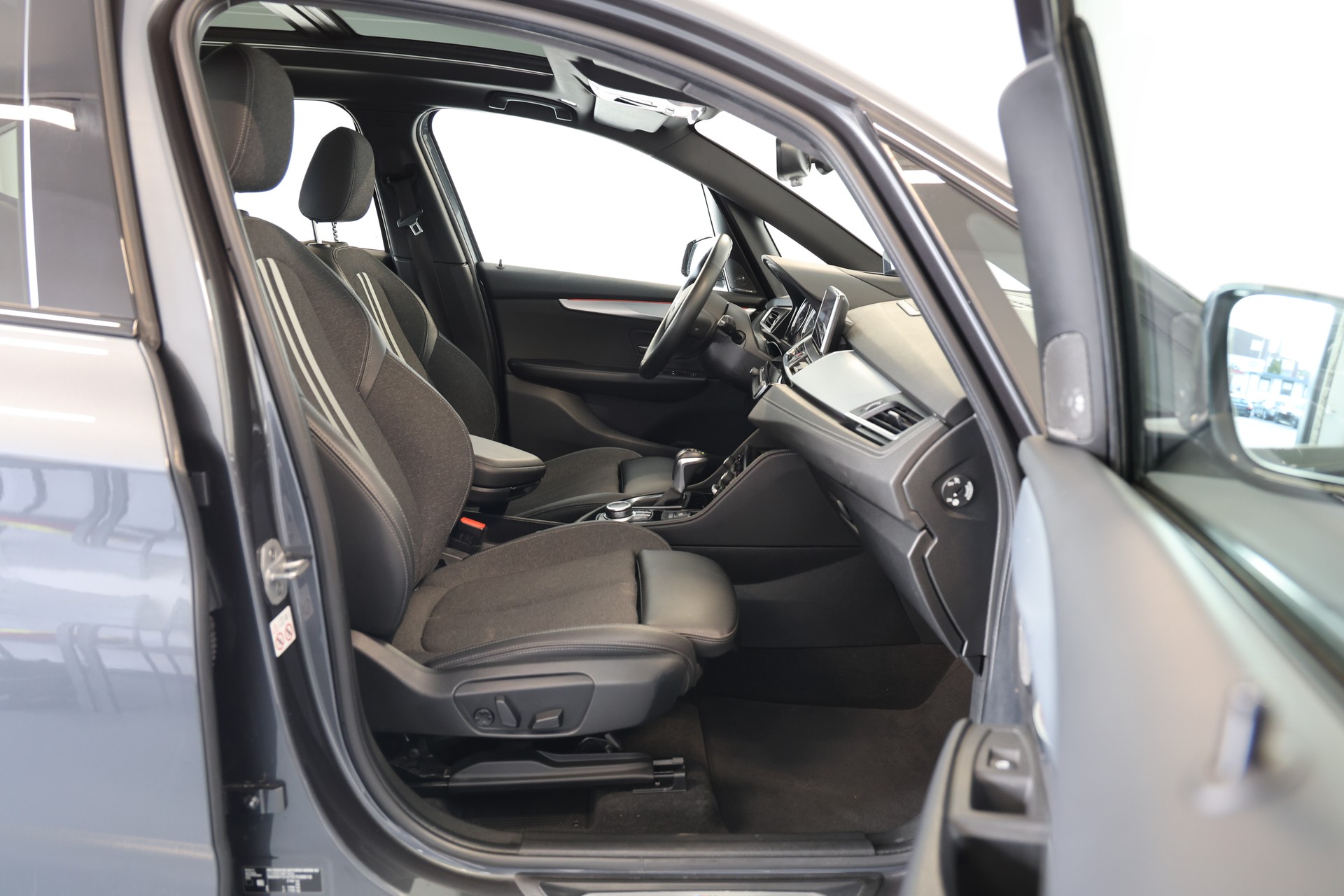 BMW 225xe iPerformance Active Tourer Steptronic M Sport-image-11