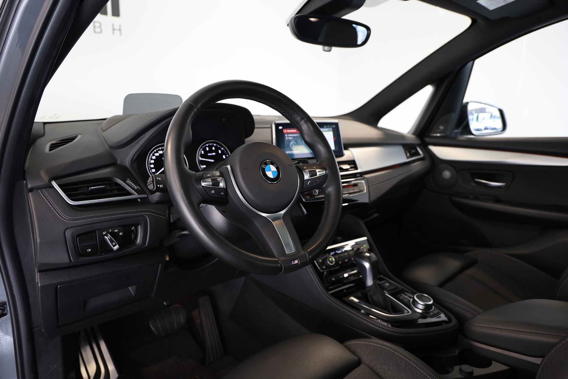 BMW 225xe iPerformance Active Tourer Steptronic M Sport-image-7
