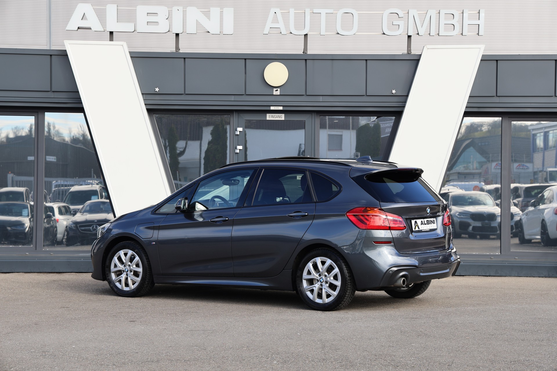 BMW 225xe iPerformance Active Tourer Steptronic M Sport-image-2