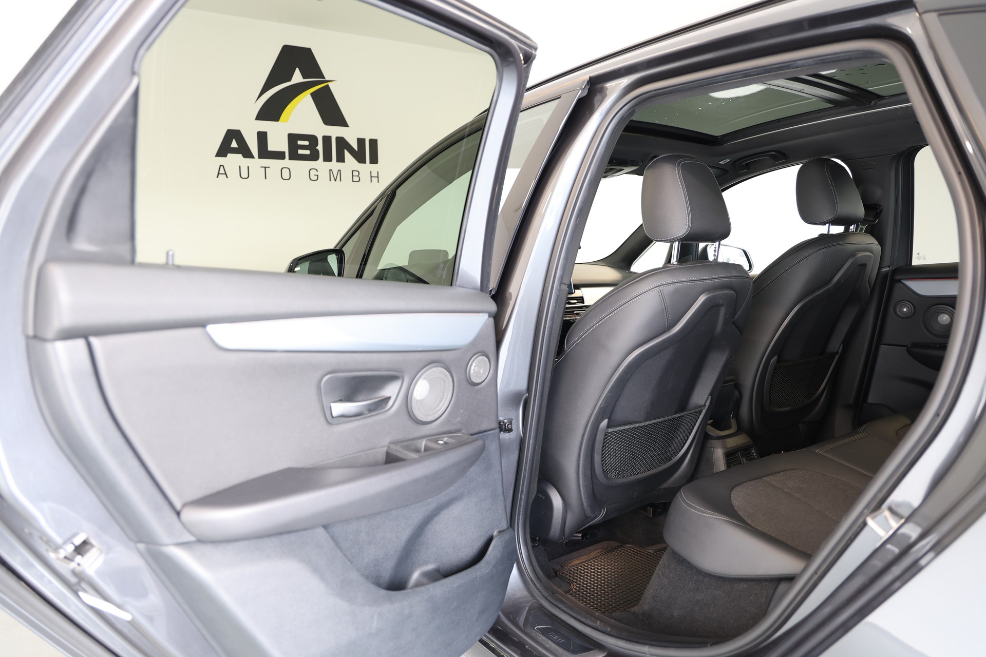 BMW 225xe iPerformance Active Tourer Steptronic M Sport-image-12