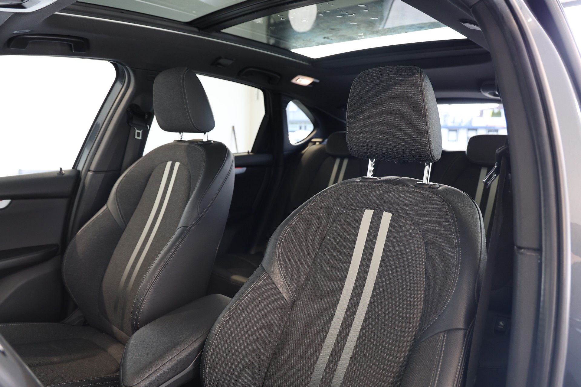 BMW 225xe iPerformance Active Tourer Steptronic M Sport-image-6