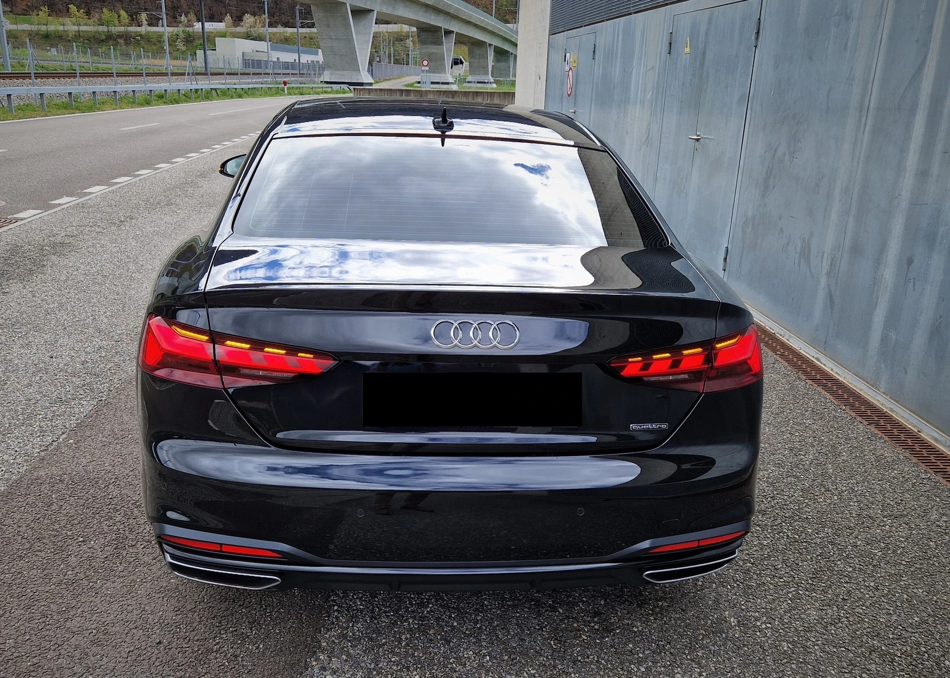AUDI A5 Coupé 40 TDI advanced quattro S-tronic-image-3